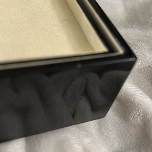 Colibri Jewelry Box in smooth black and cream interior w/removable tray - Picture 16 of 16